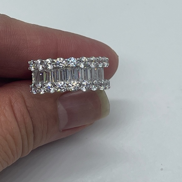 Princess Cut Wedding Ring - Picture 4 of 7